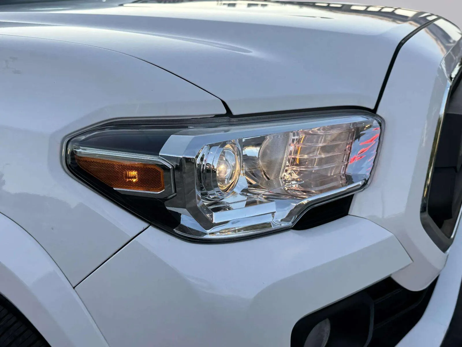 Toyota Tacoma photo 11