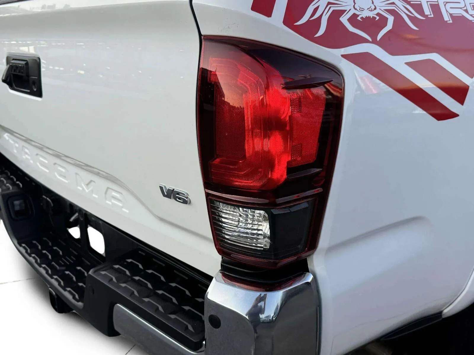 Toyota Tacoma photo 15