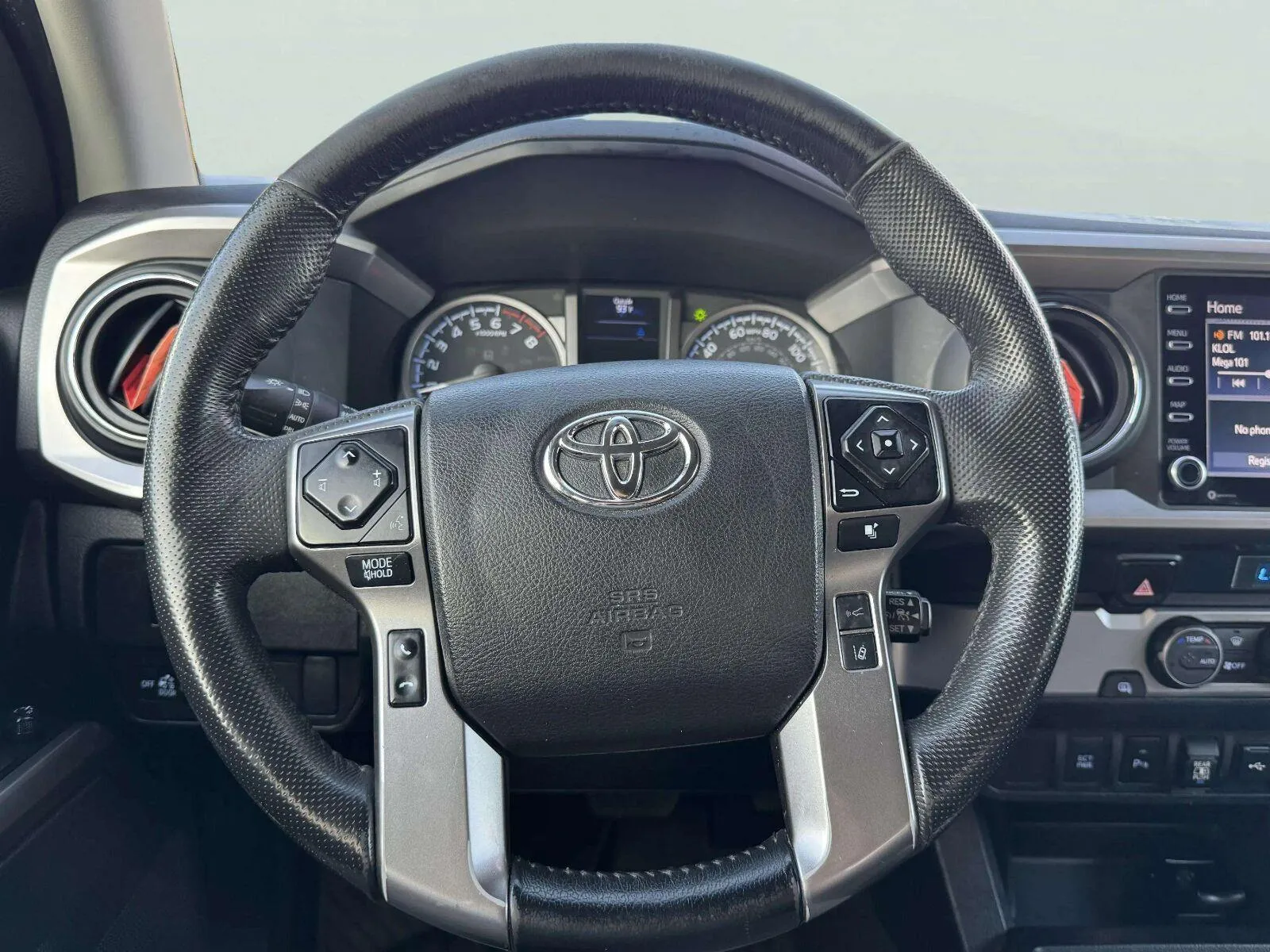 Toyota Tacoma photo 26