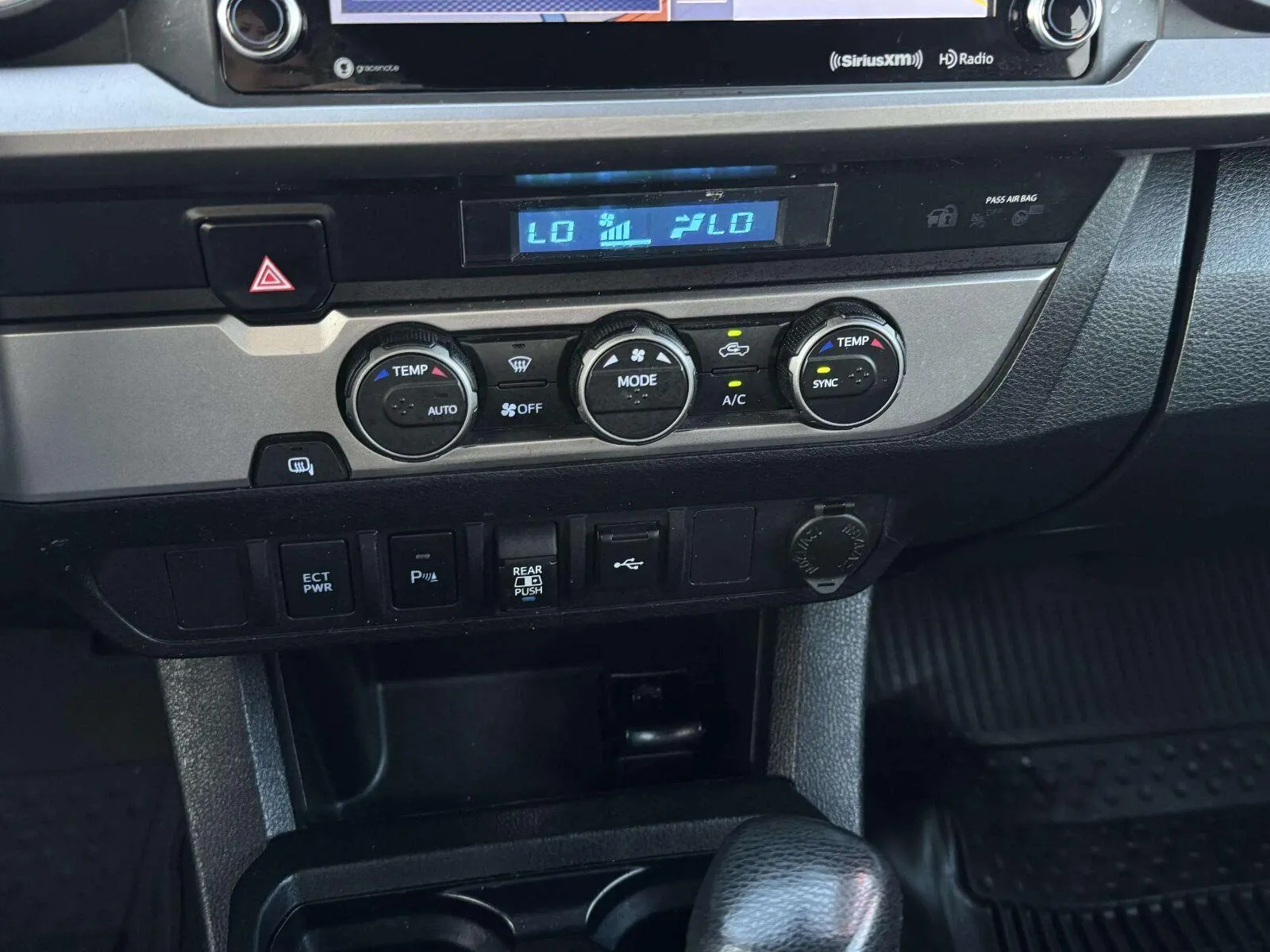 Toyota Tacoma photo 29