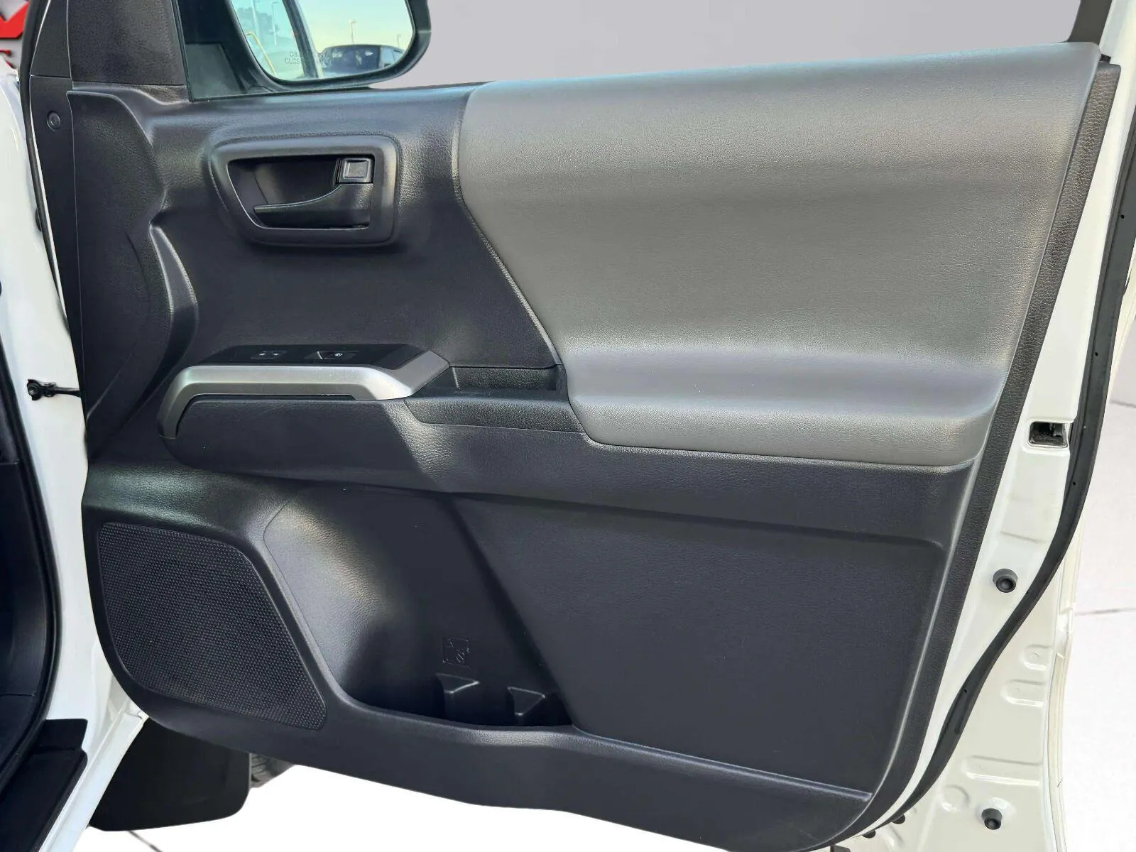 Toyota Tacoma photo 45