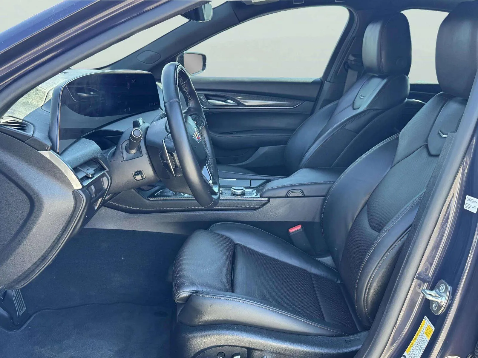 Cadillac CT5 photo 16