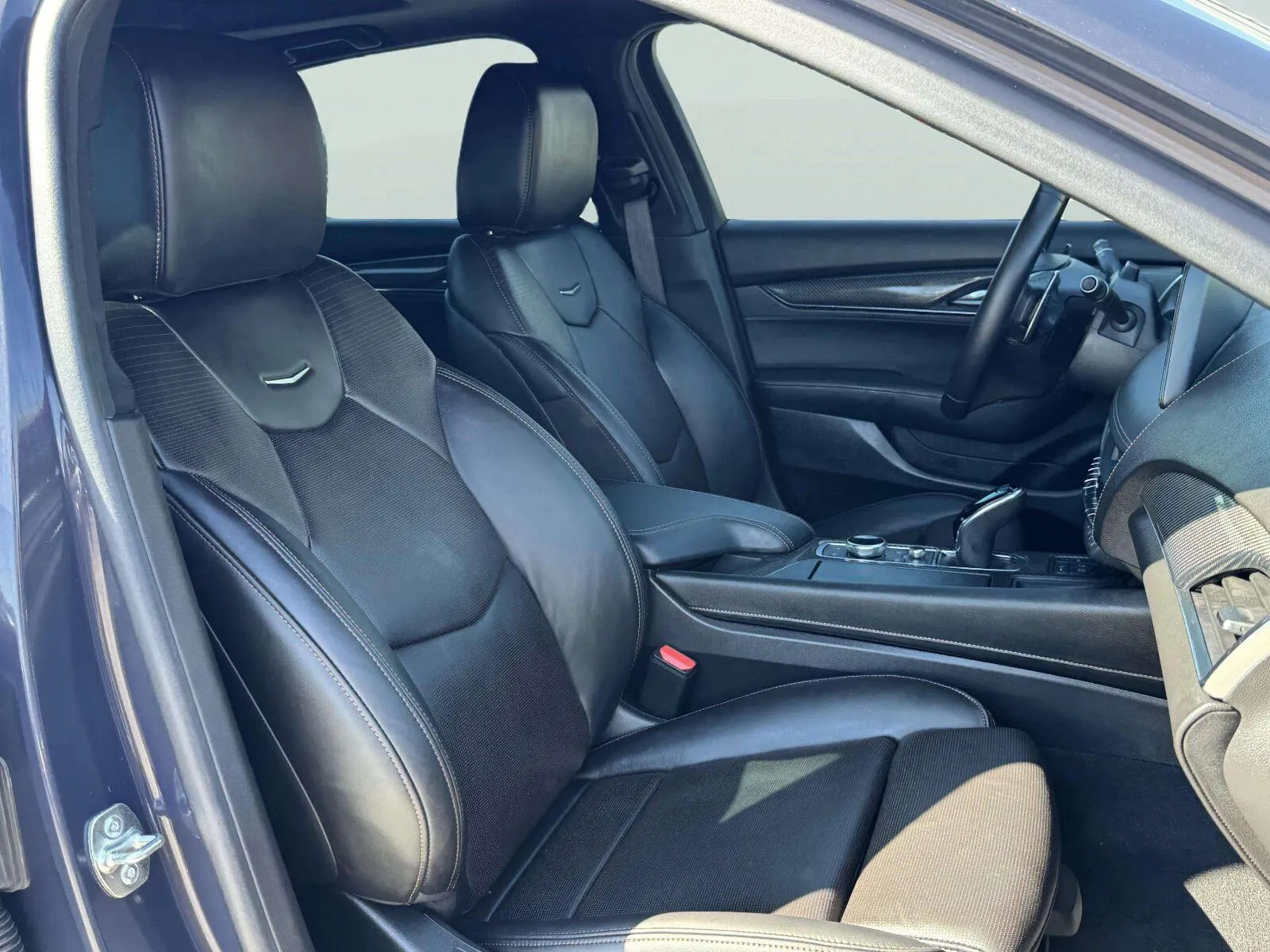 Cadillac CT5 photo 46