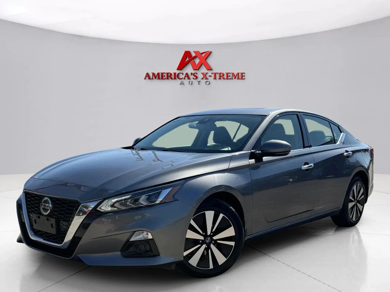Silver 2020 Nissan Altima 2.5 SV for sale in Houston, TX