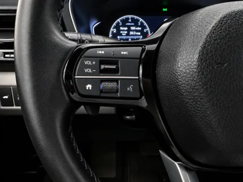 More photos of 2023 Honda Pilot EX-L at Marina Chrysler Dodge Jeep Ram, NY