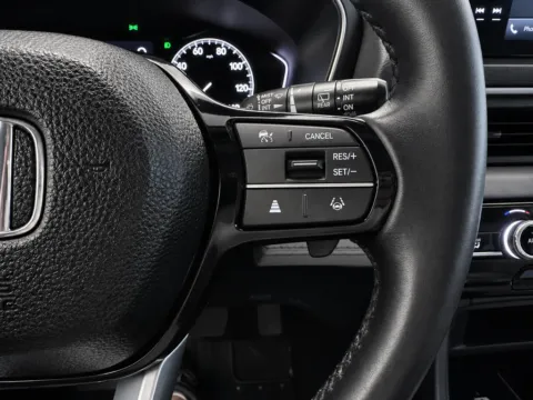 More photos of 2023 Honda Pilot EX-L at Marina Chrysler Dodge Jeep Ram, NY
