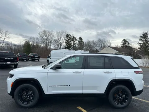 More photos of 2026 Jeep Grand Cherokee Altitude at Marina Chrysler Dodge Jeep Ram, NY