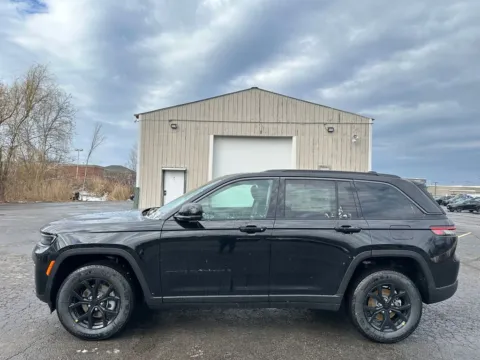 More photos of 2026 Jeep Grand Cherokee Altitude at Marina Chrysler Dodge Jeep Ram, NY
