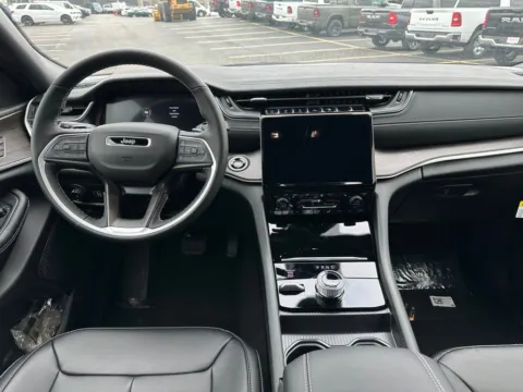 More photos of 2025 Jeep Grand Cherokee Limited at Marina Chrysler Dodge Jeep Ram, NY