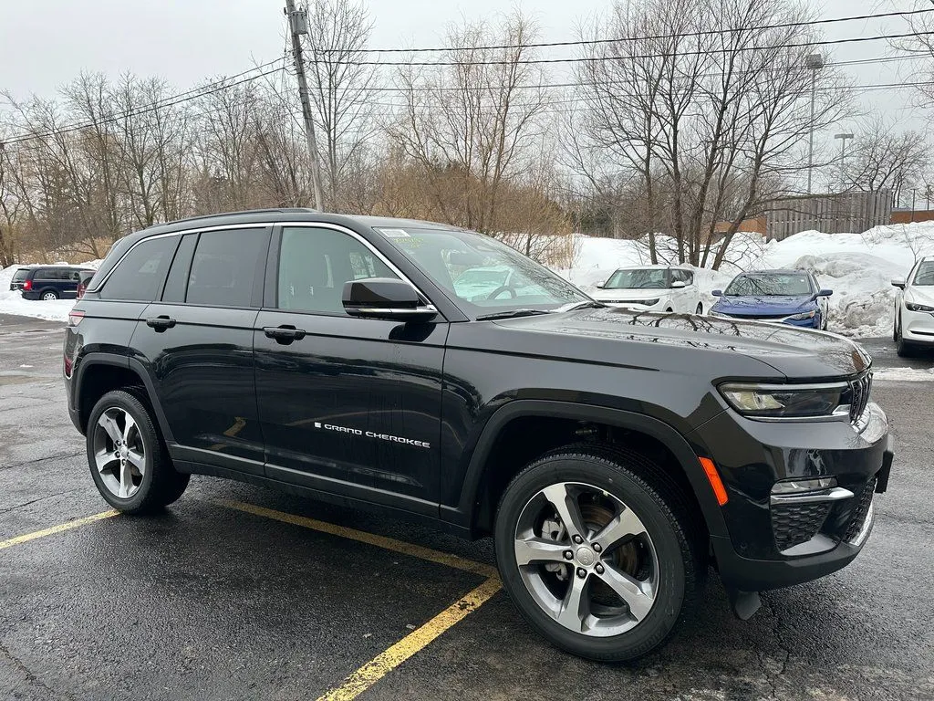 Black 2025 Jeep Grand Cherokee Limited for sale in Webster, NY