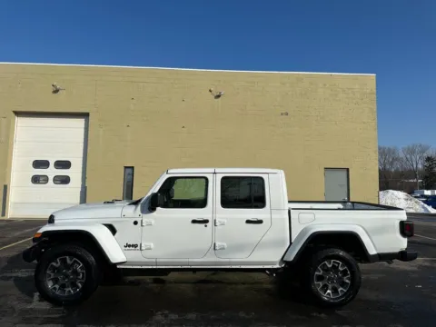 More photos of 2026 Jeep Gladiator Sahara at Marina Chrysler Dodge Jeep Ram, NY