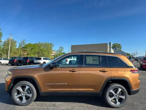More photos of 2026 Jeep Grand Cherokee Limited at Marina Chrysler Dodge Jeep Ram, NY