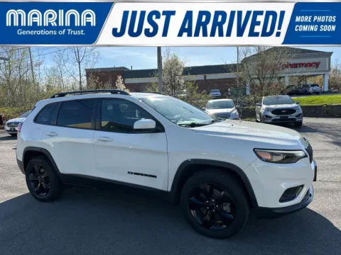 White 2019 Jeep Cherokee Latitude Plus for sale in Webster, NY