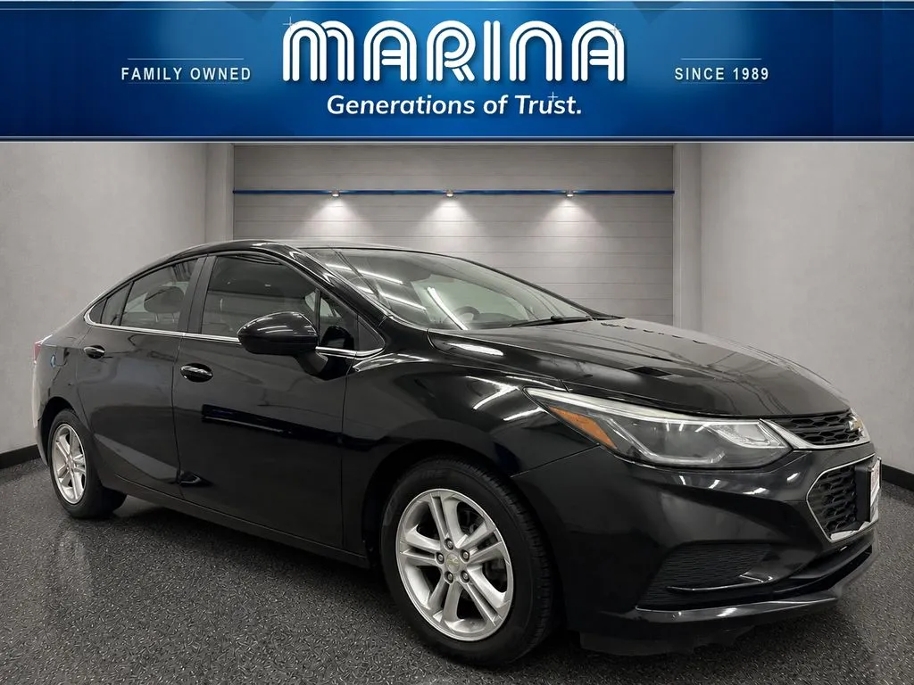 Used 2018 Chevrolet Cruze LT with VIN 1G1BE5SM1J7149199 for sale in Webster, NY