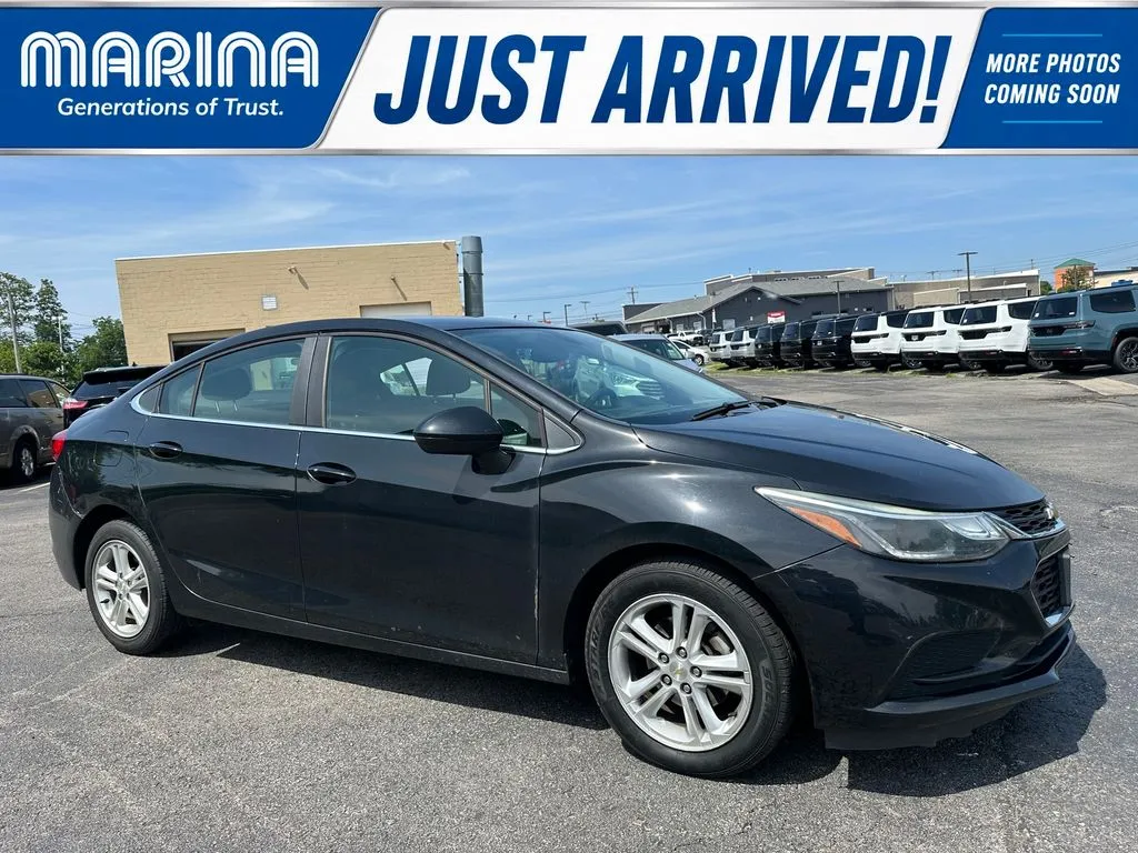 Black 2018 Chevrolet Cruze LT for sale in Webster, NY
