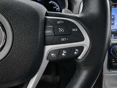 More photos of 2016 Jeep Grand Cherokee Overland at Marina Chrysler Dodge Jeep Ram, NY