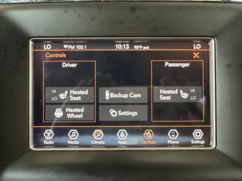 More photos of 2021 Jeep Grand Cherokee Laredo E at Marina Chrysler Dodge Jeep Ram, NY