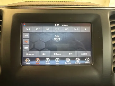 More photos of 2019 Jeep Cherokee Latitude Plus at Marina Chrysler Dodge Jeep Ram, NY