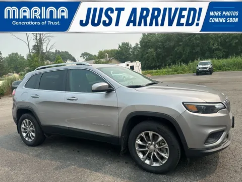 Silver 2019 Jeep Cherokee Latitude Plus for sale in Webster, NY