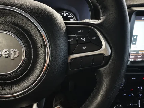 More photos of 2022 Jeep Renegade Latitude at Marina Chrysler Dodge Jeep Ram, NY