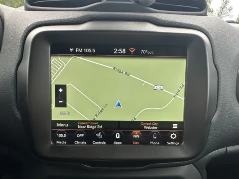More photos of 2022 Jeep Renegade Latitude at Marina Chrysler Dodge Jeep Ram, NY