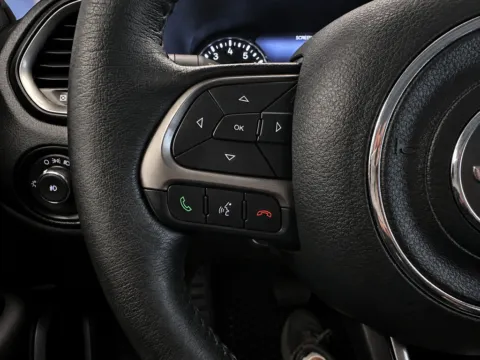 More photos of 2022 Jeep Renegade Latitude at Marina Chrysler Dodge Jeep Ram, NY