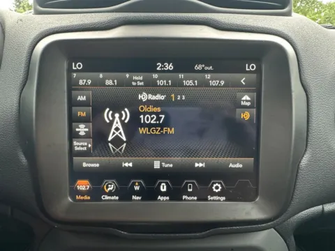 More photos of 2023 Jeep Renegade Latitude at Marina Chrysler Dodge Jeep Ram, NY