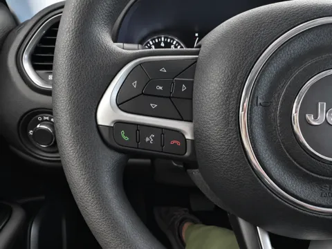 More photos of 2023 Jeep Renegade Latitude at Marina Chrysler Dodge Jeep Ram, NY