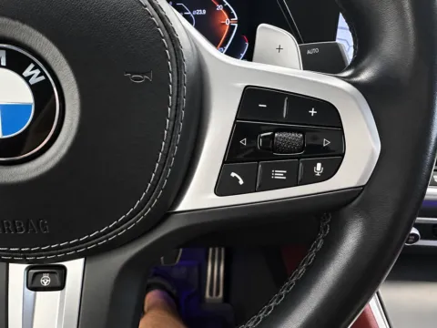 More photos of 2022 BMW X6 xDrive40i at Marina Chrysler Dodge Jeep Ram, NY