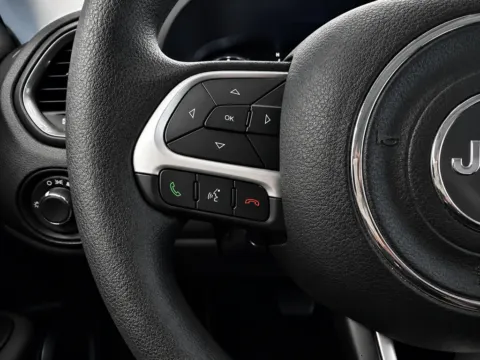 More photos of 2023 Jeep Renegade Latitude at Marina Chrysler Dodge Jeep Ram, NY