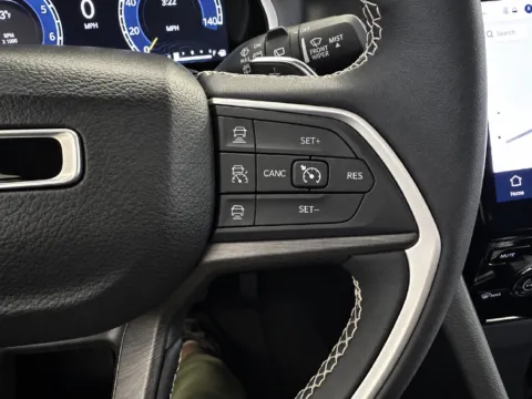 More photos of 2023 Jeep Grand Cherokee Limited at Marina Chrysler Dodge Jeep Ram, NY