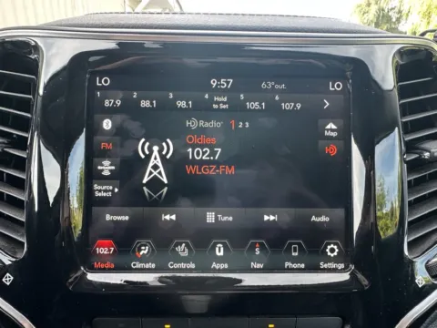 More photos of 2021 Jeep Cherokee Limited at Marina Chrysler Dodge Jeep Ram, NY