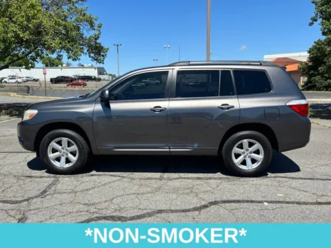 More photos of 2010 Toyota Highlander at Grace Auto Sales, VA