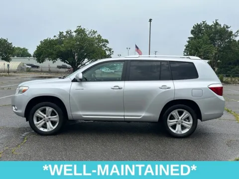 More photos of 2010 Toyota Highlander Limited at Grace Auto Sales, VA