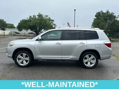 More photos of 2010 Toyota Highlander Limited at Grace Auto Sales, VA