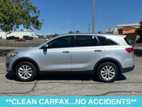 More photos of 2016 Kia Sorento L at Grace Auto Sales, VA