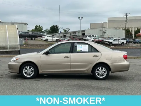 More photos of 2005 Toyota Camry LE at Grace Auto Sales, VA