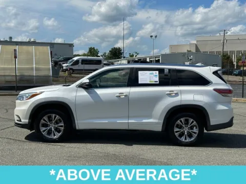 More photos of 2015 Toyota Highlander XLE V6 at Grace Auto Sales, VA