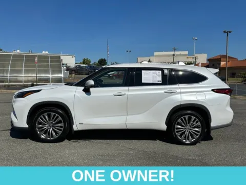 More photos of 2022 Toyota Highlander Hybrid Platinum at Grace Auto Sales, VA