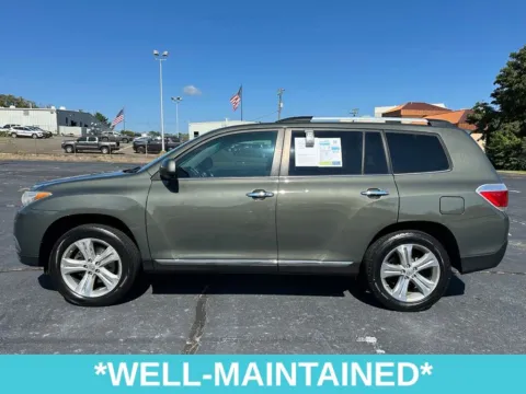 More photos of 2013 Toyota Highlander Limited at Grace Auto Sales, VA