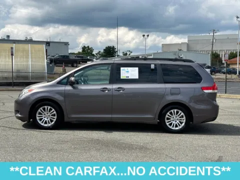 More photos of 2014 Toyota Sienna XLE at Grace Auto Sales, VA