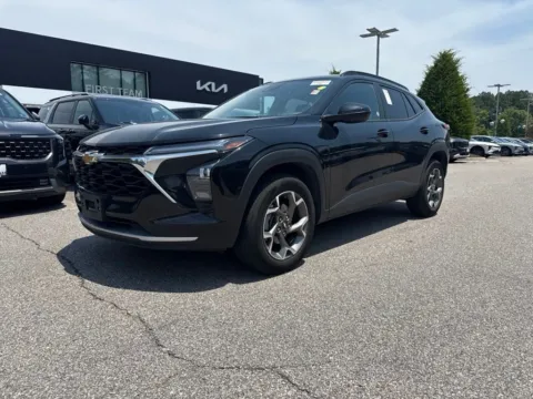 Black 2025 Chevrolet Trax LT for sale in Suffolk, VA