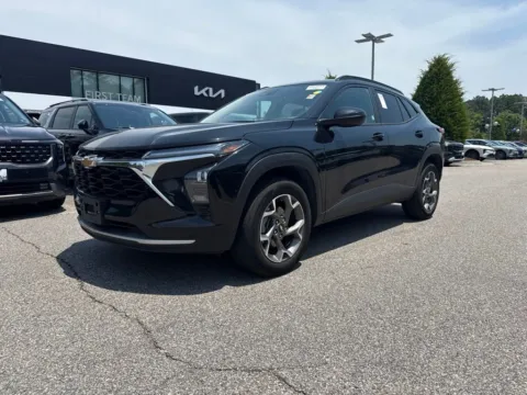 Photos of 2025 Chevrolet Trax LT for sale in Suffolk, VA at First Team Kia