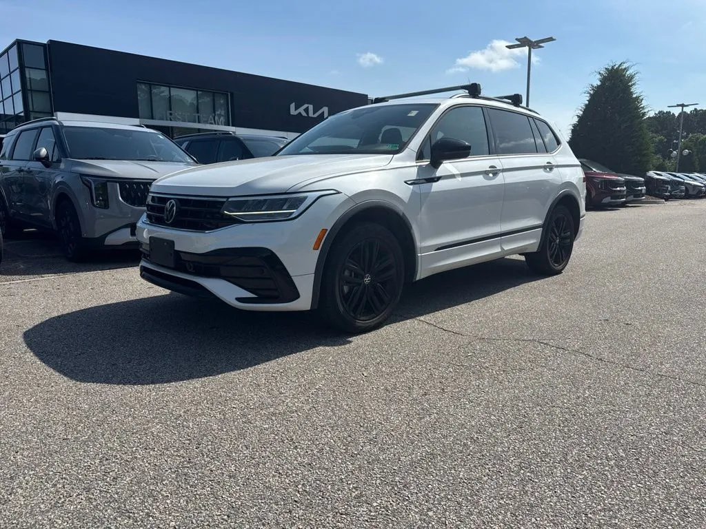 Unknown 2022 Volkswagen Tiguan 2.0T SE R-Line Black for sale in Suffolk, VA