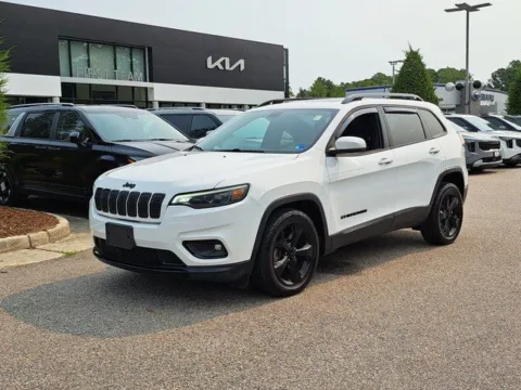Photos of 2020 Jeep Cherokee Latitude Plus for sale in Suffolk, VA at First Team Kia