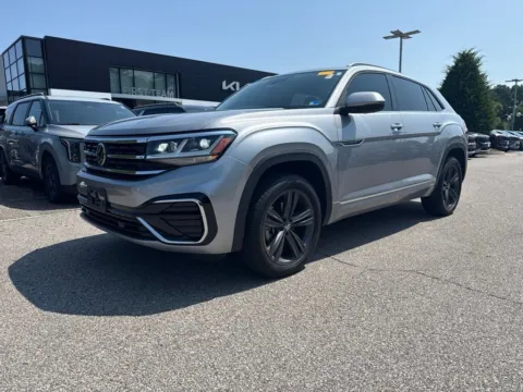 Silver 2021 Volkswagen Atlas Cross Sport 3.6L V6 SE w/Technology R-Line for sale in Suffolk, VA