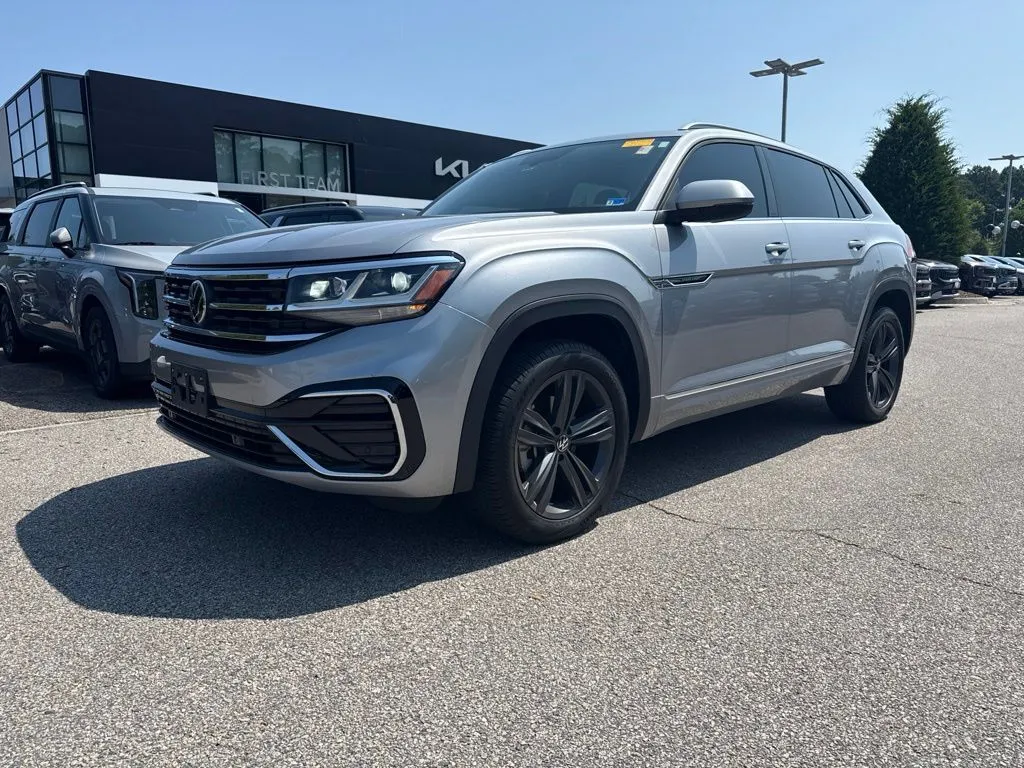 Silver 2021 Volkswagen Atlas Cross Sport 3.6L V6 SE w/Technology R-Line for sale in Suffolk, VA