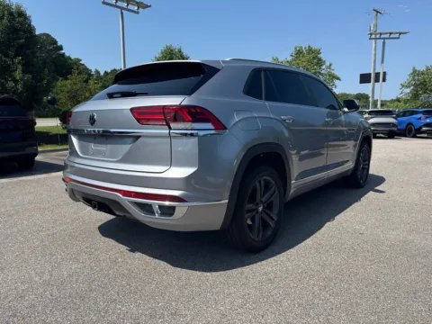 More photos of 2021 Volkswagen Atlas Cross Sport 3.6L V6 SE w/Technology R-Line at First Team Kia, VA