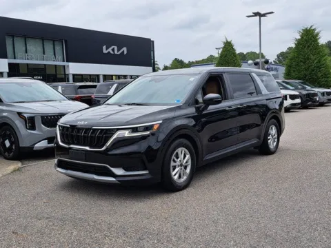Photos of 2024 Kia Carnival LX for sale in Suffolk, VA at First Team Kia
