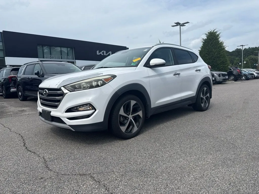 White 2016 Hyundai Tucson Limited for sale in Suffolk, VA